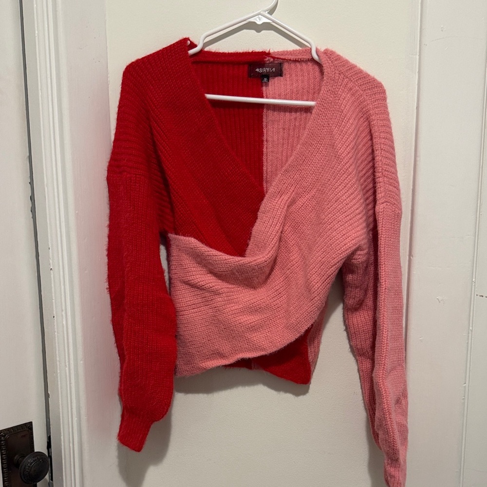 4SI3NNA Red and Pink V-Neck Sweater